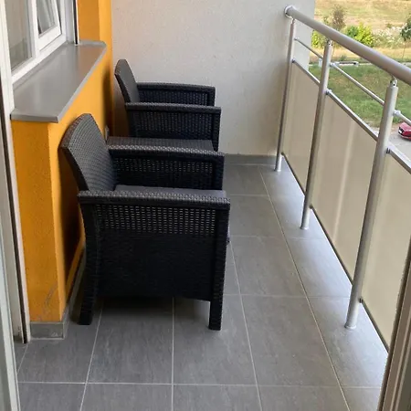 Grey Lux Lejlighed Pirot