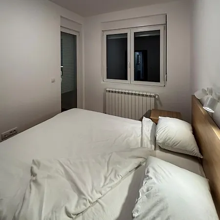 Grey Lux Lejlighed Pirot