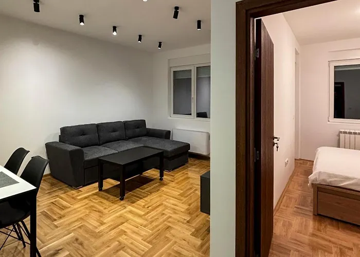 아파트 Grey Lux 피로트