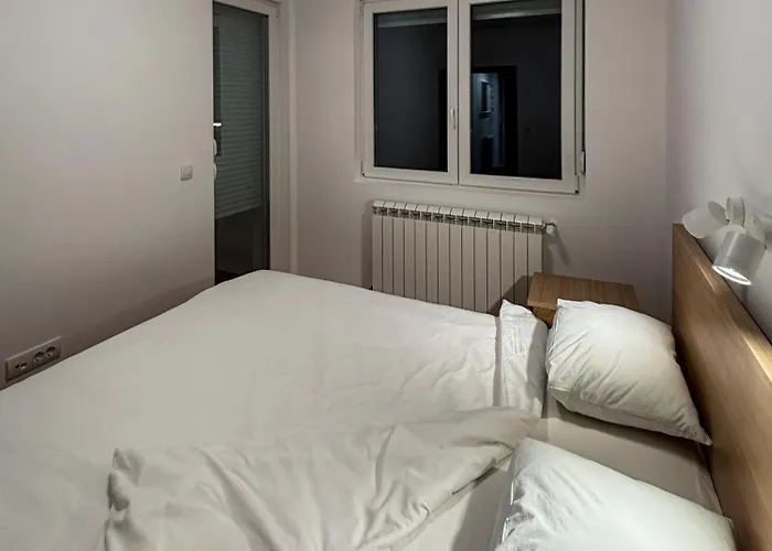 Grey Lux 아파트 피로트